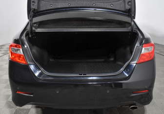 Подержанный автомобиль Toyota Camry Sedan 2012 года (21 фото)