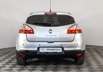 Подержанный автомобиль Renault Megane Hatchback 2011 года (6 фото)
