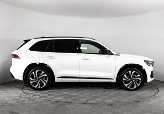 Подержанный автомобиль Geely Monjaro 2024 года (5 фото)