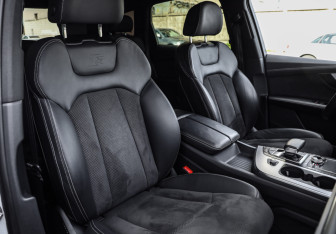 Подержанный автомобиль Audi Q7 2019 года (30 фото)
