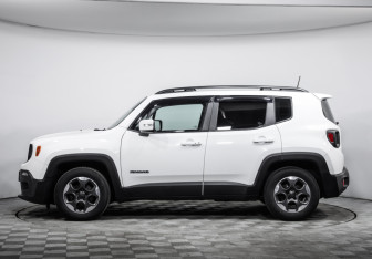 Подержанный автомобиль Jeep Renegade 2018 года (8 фото)
