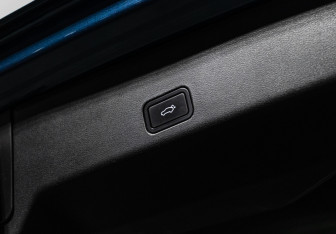 Подержанный автомобиль Geely Monjaro 2023 года (26 фото)