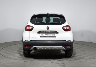 Подержанный автомобиль Renault Kaptur 2017 года (6 фото)