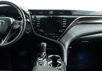 Подержанный автомобиль Toyota Camry Sedan 2018 года (14 фото)