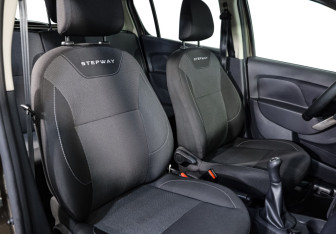 Подержанный автомобиль Renault Sandero 2020 года (19 фото)