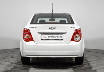 Подержанный автомобиль Chevrolet Aveo Sedan 2014 года (6 фото)