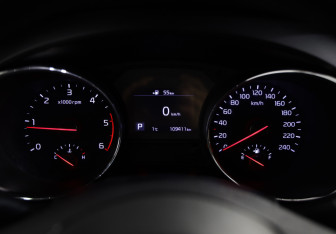 Подержанный автомобиль Kia Carnival 2018 года (12 фото)