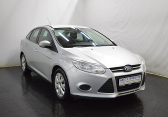 Подержанный автомобиль Ford Focus Sedan 2014 года (3 фото)