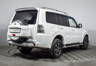 Подержанный автомобиль Mitsubishi Pajero 2007 года (5 фото)
