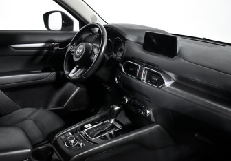 Подержанный автомобиль Mazda CX-5 2017 года (13 фото)