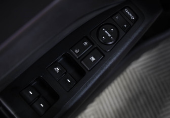 Подержанный автомобиль Hyundai Elantra Sedan 2016 года (22 фото)