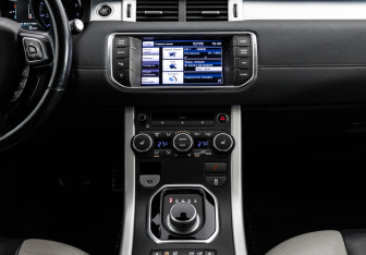 Подержанный автомобиль Land Rover Range Rover Evoque 2011 года (15 фото)