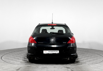 Подержанный автомобиль Peugeot 308 Hatchback 2010 года (6 фото)