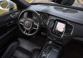 Подержанный автомобиль Volvo XC90 2018 года (10 фото)