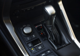 Подержанный автомобиль Lexus NX 2017 года (18 фото)