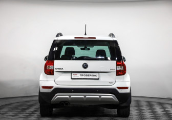 Подержанный автомобиль Skoda Yeti 2016 года (6 фото)
