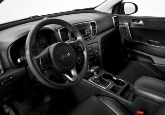 Подержанный автомобиль Kia Sportage 2018 года (9 фото)