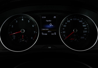 Подержанный автомобиль Volkswagen Passat Sedan 2016 года (22 фото)