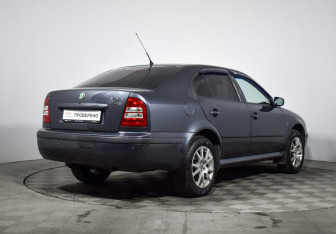 Подержанный автомобиль Skoda Octavia Liftback 2009 года (5 фото)