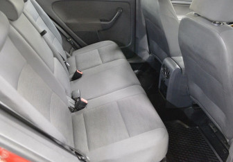 Подержанный автомобиль Volkswagen Golf Hatchback 2007 года (13 фото)