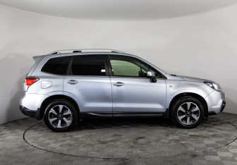 Подержанный автомобиль Subaru Forester Suv 2016 года (4 фото)