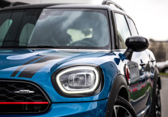 Подержанный автомобиль MINI Countryman 2021 года (2 фото)