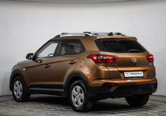 Подержанный автомобиль Hyundai Creta 2018 года (7 фото)