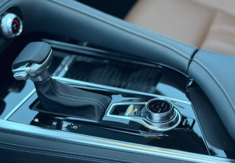 Подержанный автомобиль Changan CS95 2023 года (20 фото)