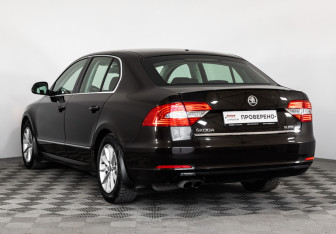 Подержанный автомобиль Skoda Superb Liftback 2014 года (7 фото)