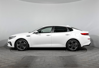 Подержанный автомобиль Kia Optima Sedan 2019 года (8 фото)
