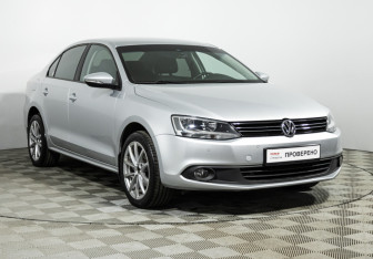 Подержанный автомобиль Volkswagen Jetta Sedan 2013 года (3 фото)