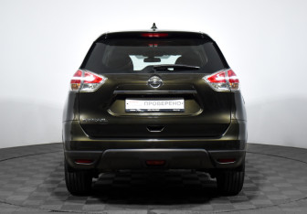 Подержанный автомобиль Nissan X-Trail 2017 года (6 фото)