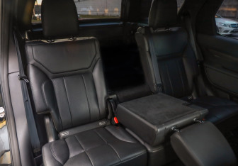 Подержанный автомобиль Land Rover Discovery 2018 года (31 фото)