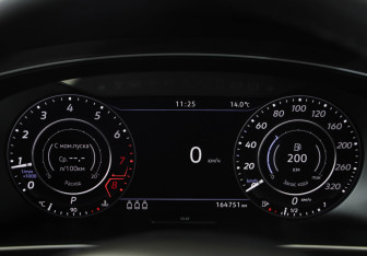 Подержанный автомобиль Volkswagen Tiguan 2017 года (14 фото)