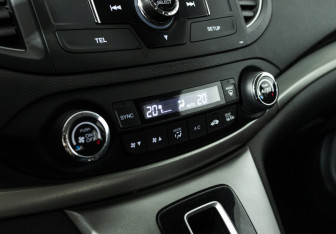 Подержанный автомобиль Honda CR-V 2013 года (16 фото)