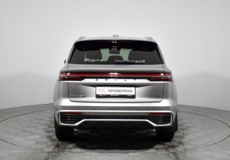 Подержанный автомобиль Geely Monjaro 2024 года (6 фото)