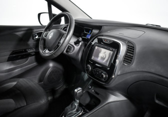 Подержанный автомобиль Renault Kaptur 2017 года (13 фото)