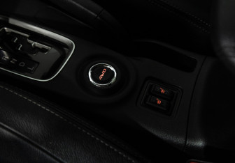 Подержанный автомобиль Mitsubishi Outlander 2014 года (18 фото)