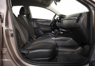 Подержанный автомобиль Kia Rio Sedan 2020 года (21 фото)