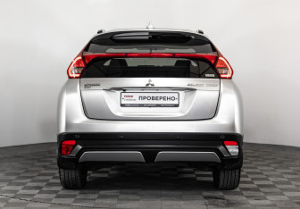 Подержанный автомобиль Mitsubishi Eclipse Cross 2018 года (7 фото)