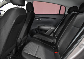 Подержанный автомобиль Kia Rio Hatchback 2018 года (13 фото)