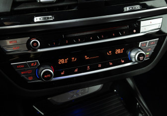 Подержанный автомобиль BMW X3 2018 года (18 фото)