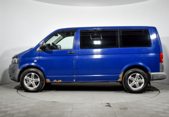 Подержанный автомобиль Volkswagen Caravelle 2011 года (8 фото)