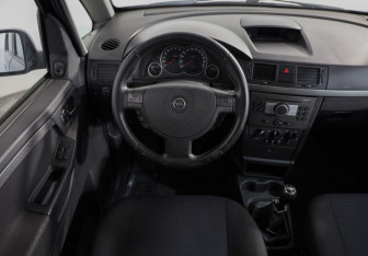 Подержанный автомобиль Opel Meriva 2008 года (10 фото)