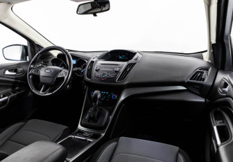 Подержанный автомобиль Ford Kuga 2017 года (9 фото)