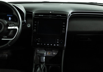Подержанный автомобиль Hyundai Tucson 2022 года (15 фото)