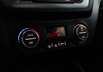 Подержанный автомобиль Kia Rio Sedan 2013 года (16 фото)