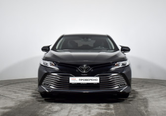 Подержанный автомобиль Toyota Camry Sedan 2021 года (2 фото)