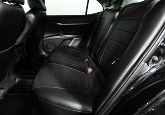 Подержанный автомобиль Toyota Camry Sedan 2019 года (10 фото)