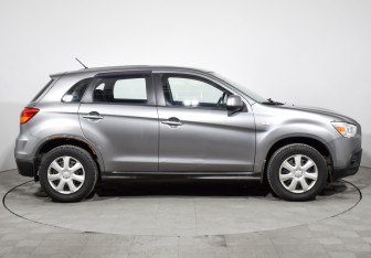 Подержанный автомобиль Mitsubishi ASX 2012 года (4 фото)